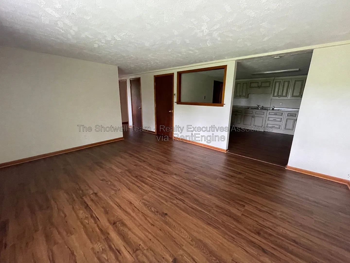 2 bed, 1.0 bath, $1,395 — Photo 3