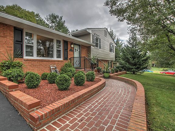 Brick entry way