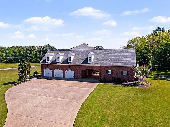 2nd image of 564 Somerset Dr