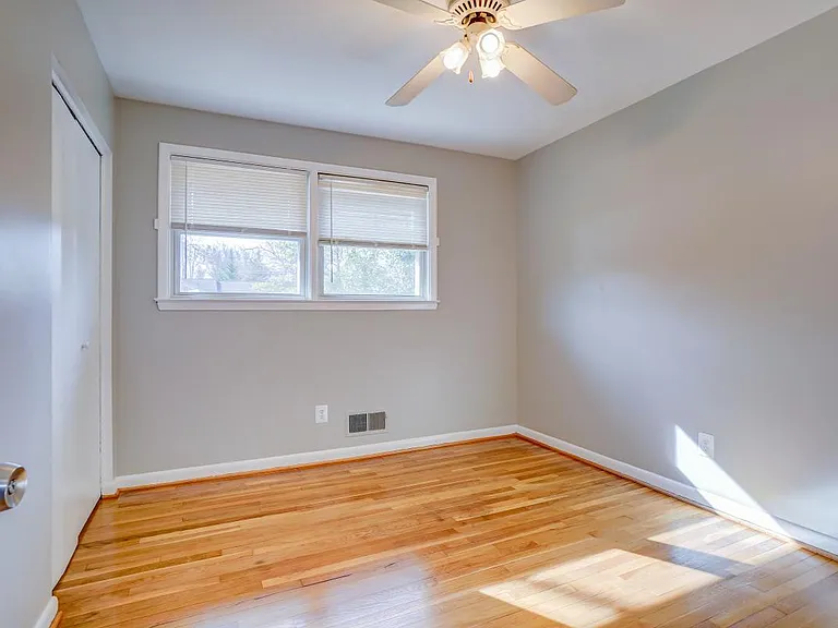 6417 Earlham Dr — Photo 23