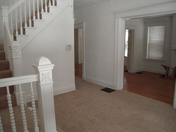 5th image of 244 Erkenbrecher Ave