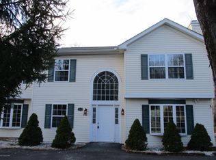 6316 Ventnor Dr, Tobyhanna, PA