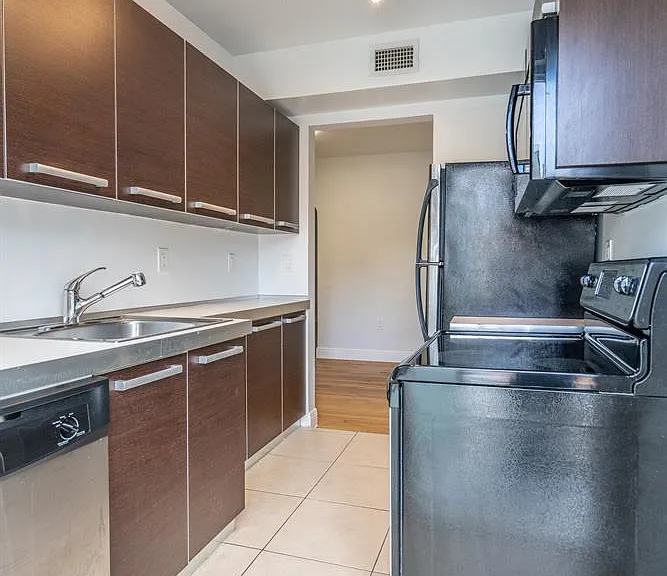 1007 Bay Dr #203 — Photo 18