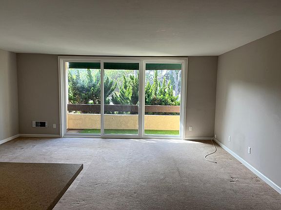 3rd image of 6455 La Jolla Blvd Unit 253