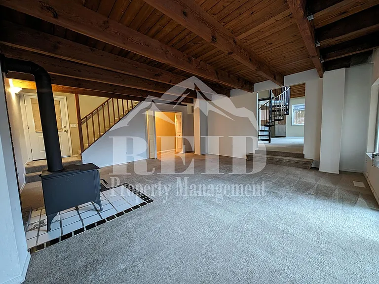 671 Creekside Dr — Photo 7