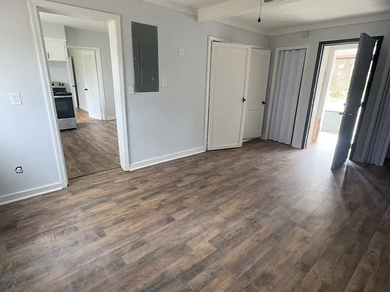 320 Lawrence Rd — Photo 11