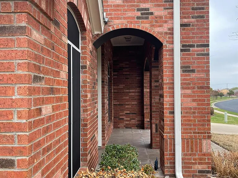 2516 Pearson Way — Photo 3