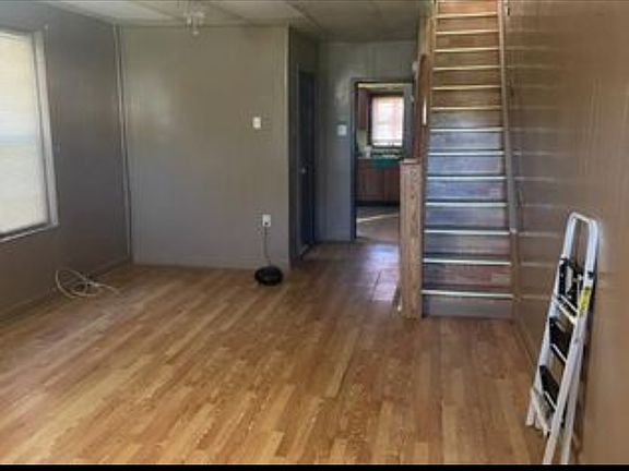 3rd image of 137 Miller St