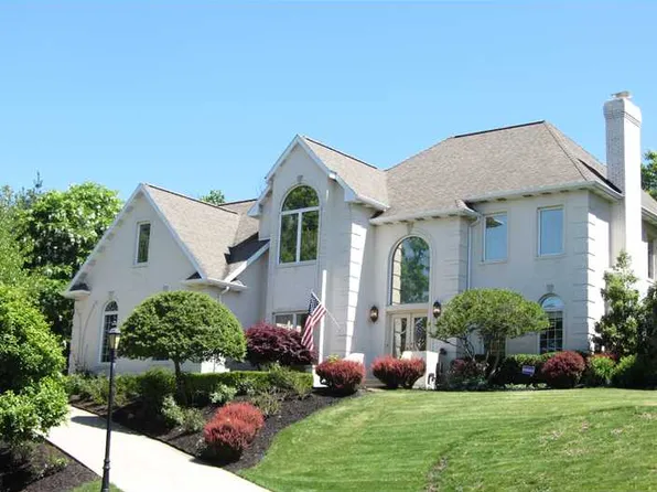 411 Ironwood Dr, Canonsburg, PA 15317