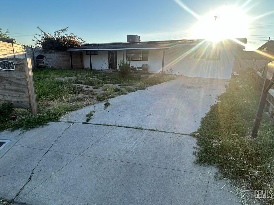 1st image of 909 Oberlin Ct