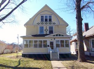 34 Oak Ln, Davenport, IA 52803