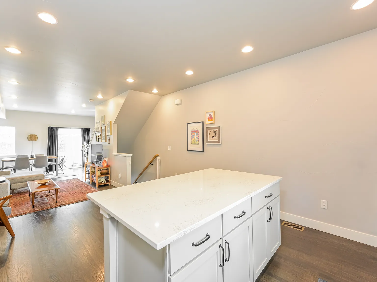 2 bed, 2.5 bath, 1465 sqft, $2,450 — Photo 2