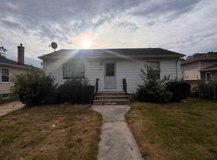 18748 Wentworth Ave, Lansing, IL 60438