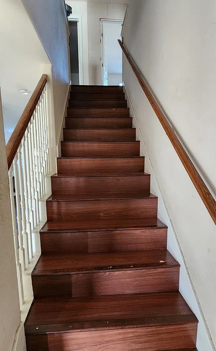 4 bed, 2.5 bath, 2421 sqft, $2,450 — Photo 4