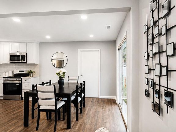 3rd image of 8 Marblestone Ln
