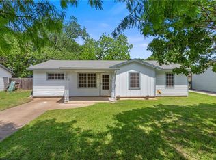 120 W Denton Dr, Euless, TX 76039
