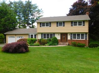 62 Spinning Wheel Rd, Trumbull, CT 06611