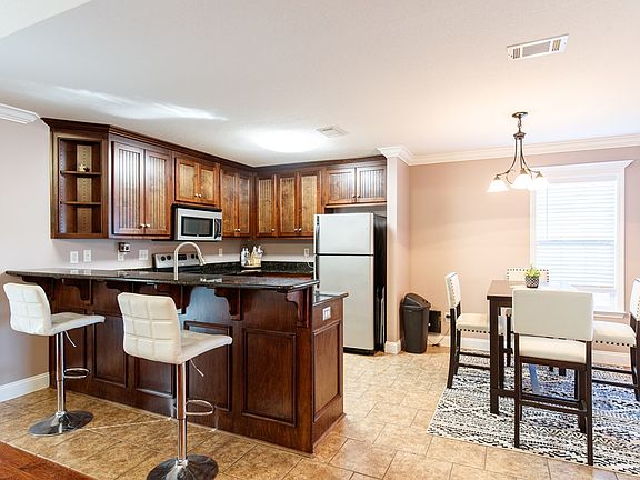 5th image of 4800 Stonewall Cir