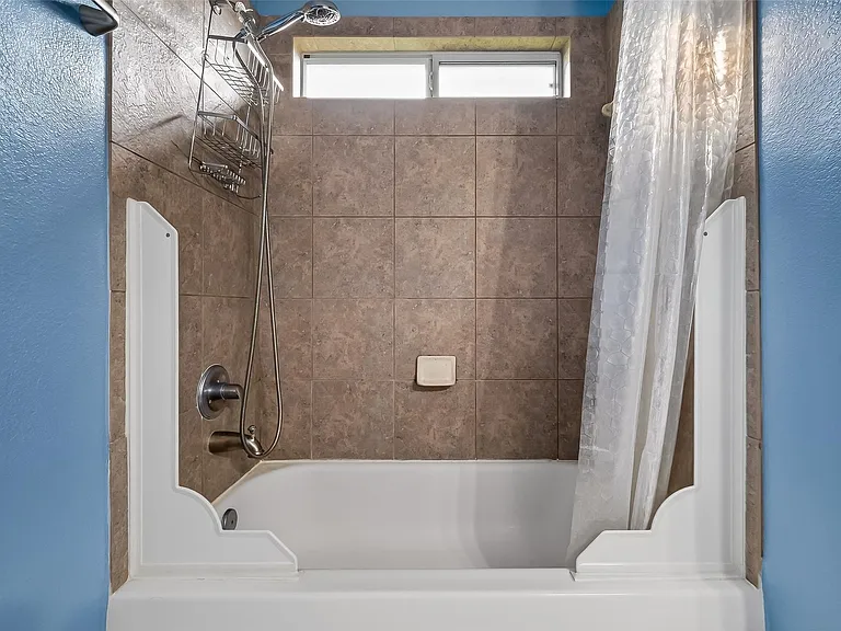 20610 Moonrise River Ln — Photo 33