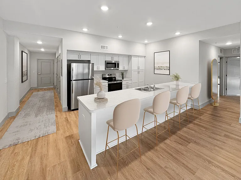8000 Arlington Expy — Photo 10