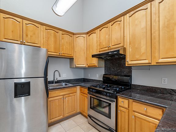 3rd image of 1909 San Pablo Ave Unit J