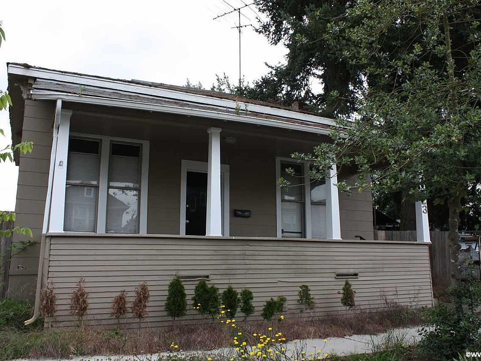 2nd image of 223 Main St NE