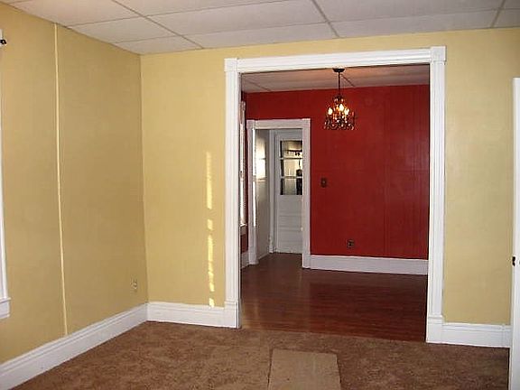 3rd image of 526 Paterson St
