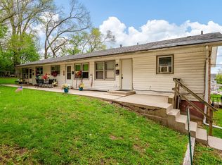 422 S Henrietta Ave, Rockford, IL 61102