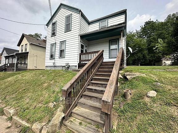 2nd image of 581 Allyn St