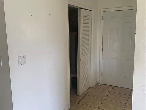 4th image of 2201 Gladiola Dr #203