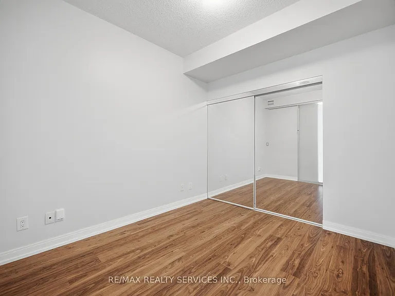 151 Village Green Sq #206 — Photo 24