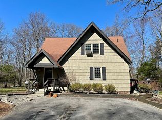 1 Cascade Lake Rd, Warwick, NY 10990