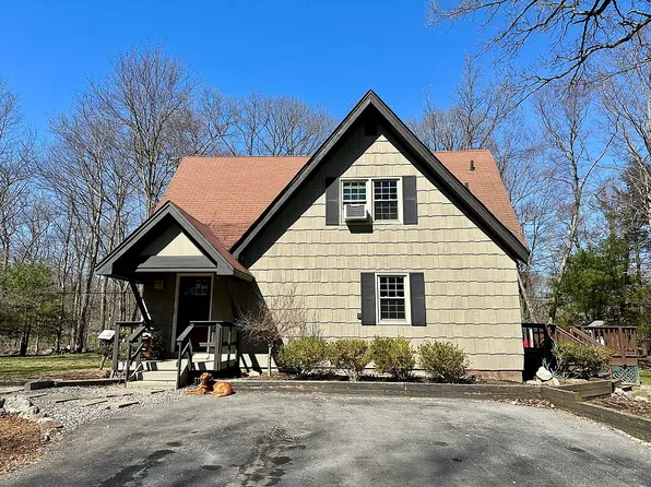 1 Cascade Lake Rd, Warwick, NY 10990