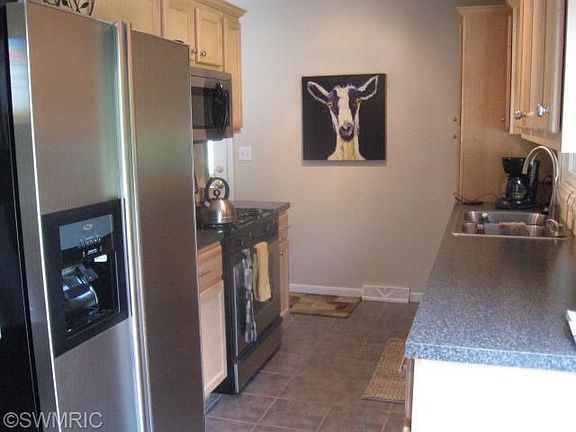 4th image of 3854 Williamson Ave NE