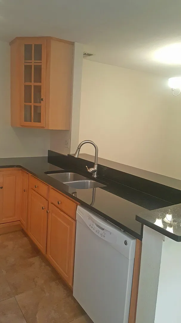 Beautiful 2 Bed 1.5 bath Condo For Rent in Arvada! — Photo 2