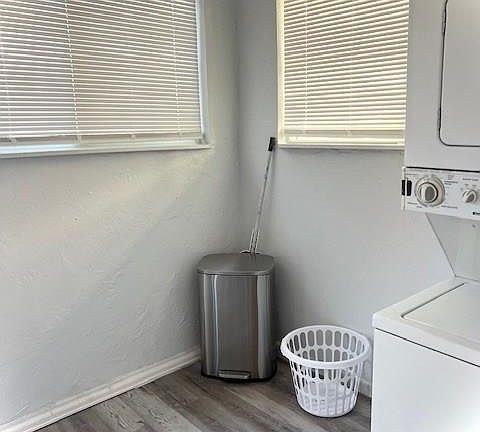 3rd image of 515 W 11th St