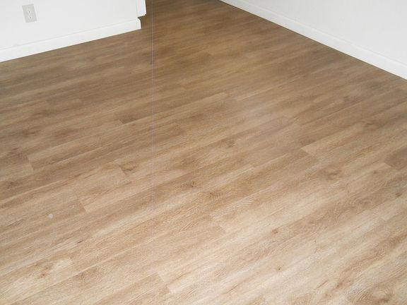 5th image of 485 Finley St #5