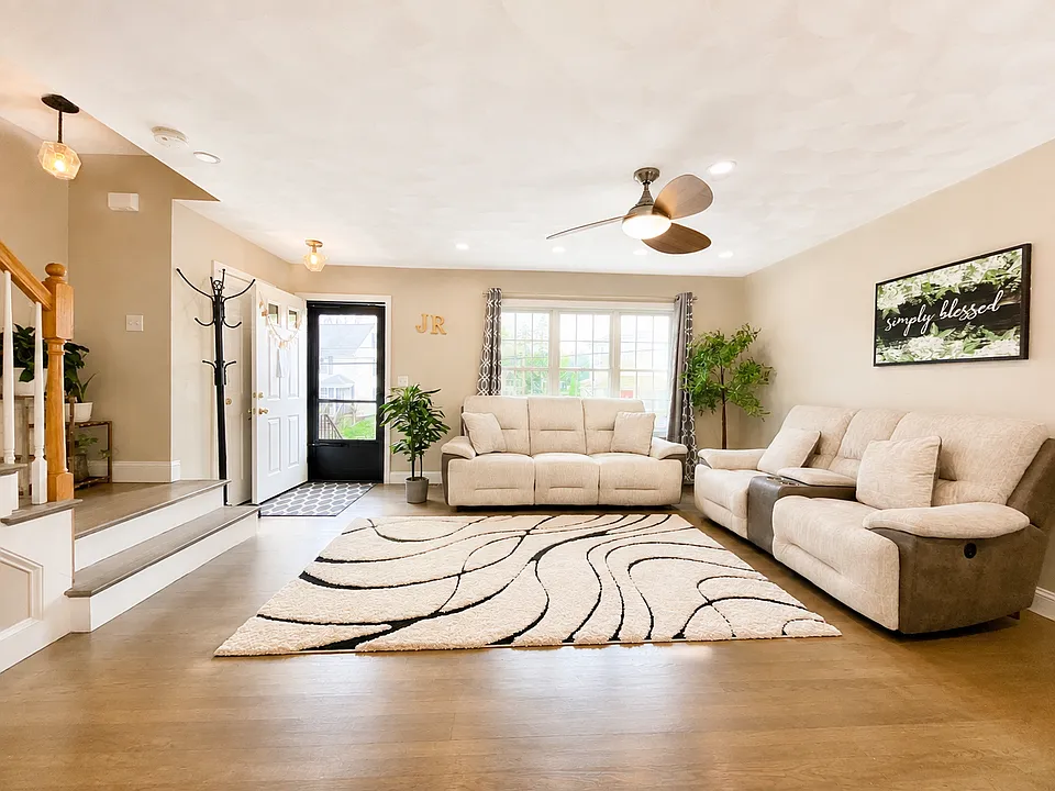 39 Curve St