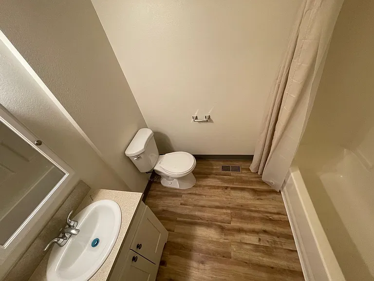 1330 S Ivy St — Photo 12