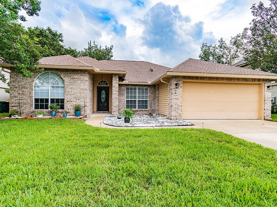1st image of 11629 Alexis Forest Dr E
