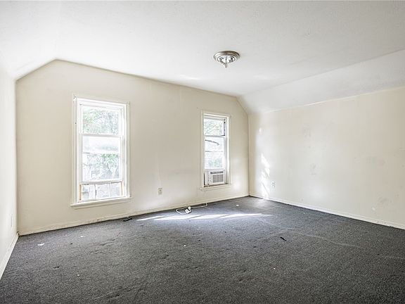3rd image of 232 Lexington Ave