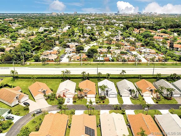 5th image of 5085 Robino Cir
