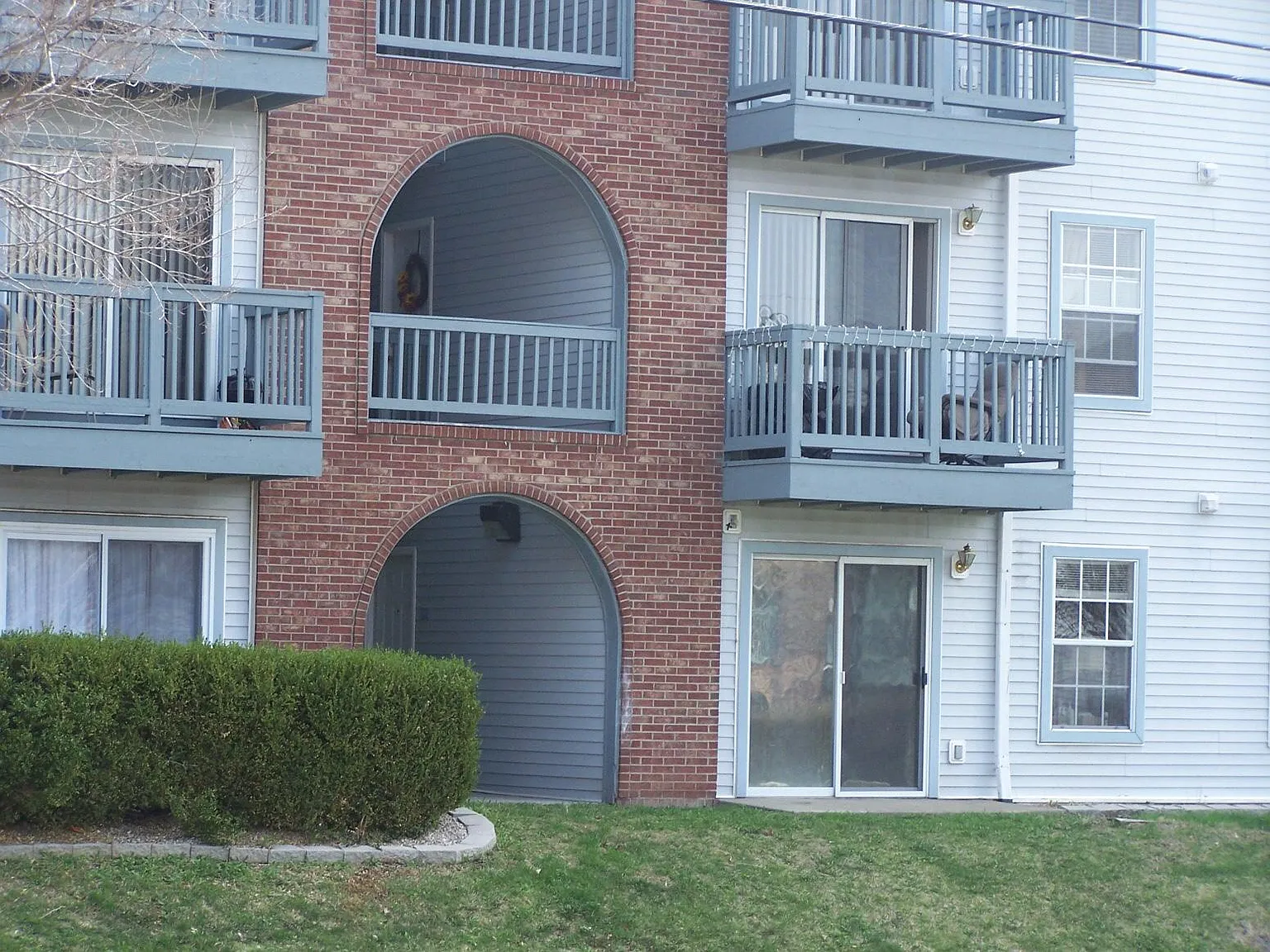 251 Simpson Avenue — Photo 1
