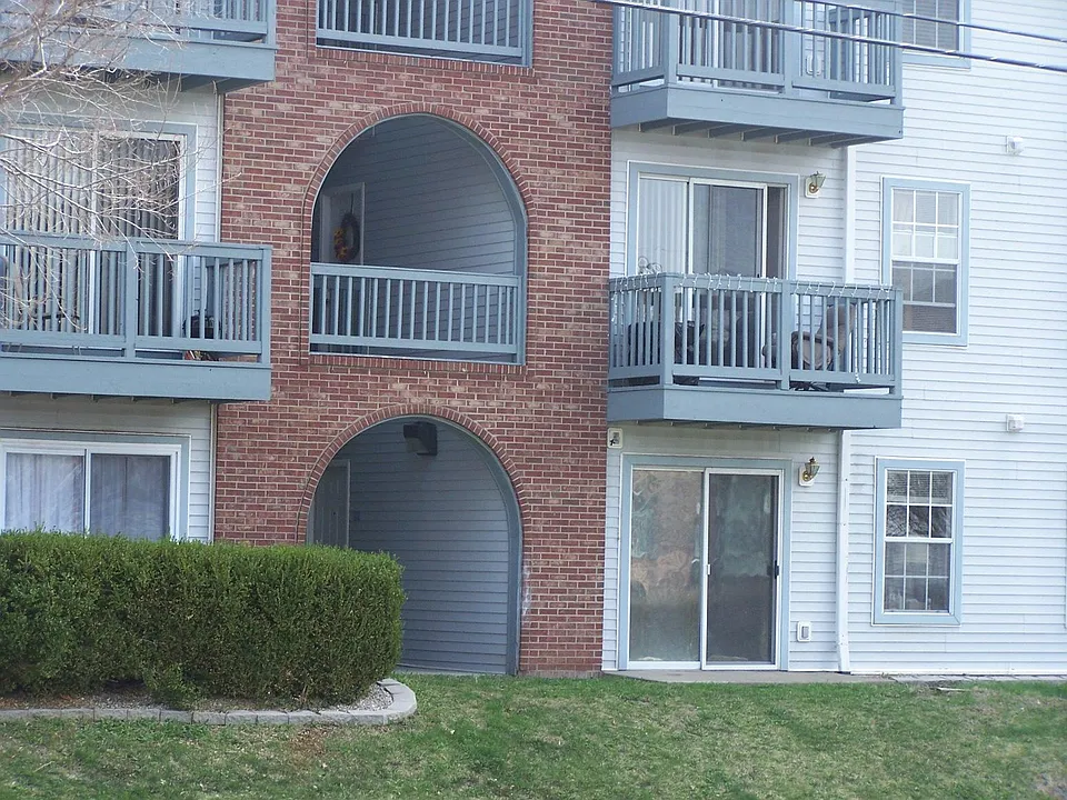 251 Simpson Ave #223