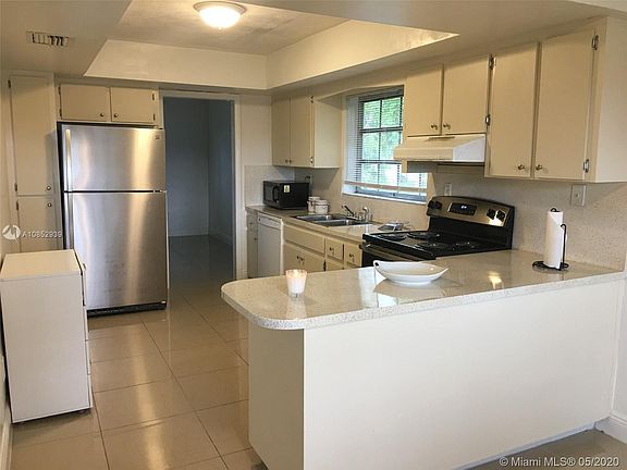 4th image of 4841 Ponce De Leon Blvd #4841