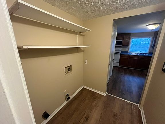 5th image of 4309 Romaine St