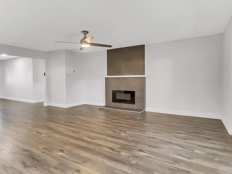 623 Greenleaf Dr — Photo 9
