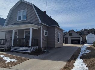 1606 S 10th St #A, Manitowoc, WI 54220