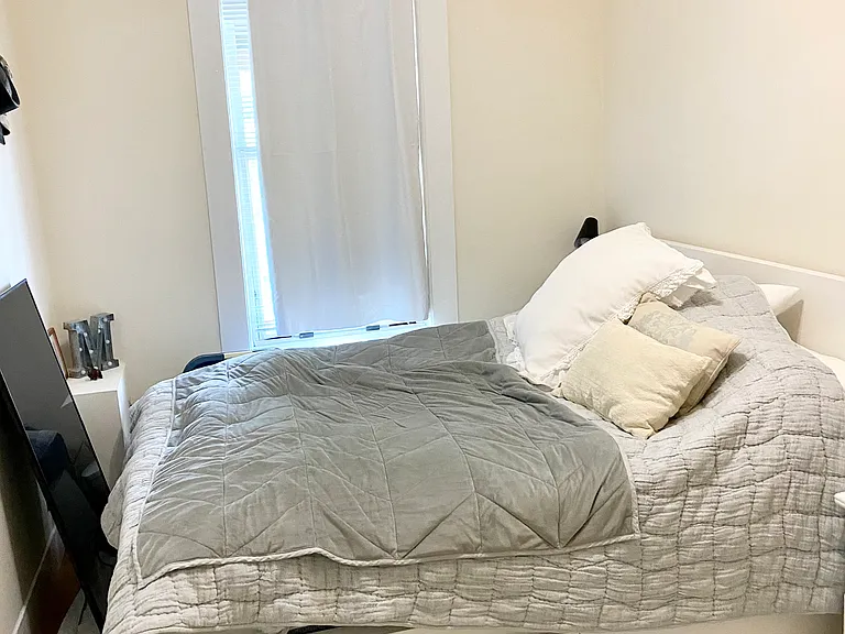 702 Green St #1 — Photo 10