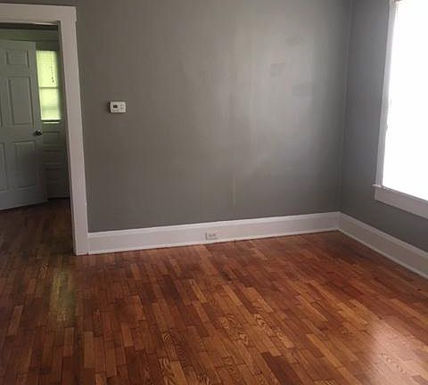 5th image of 820 Shelby St